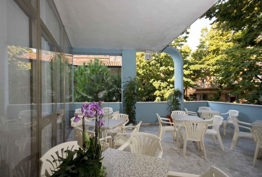 Hotel Veliero Rimini Exterior foto