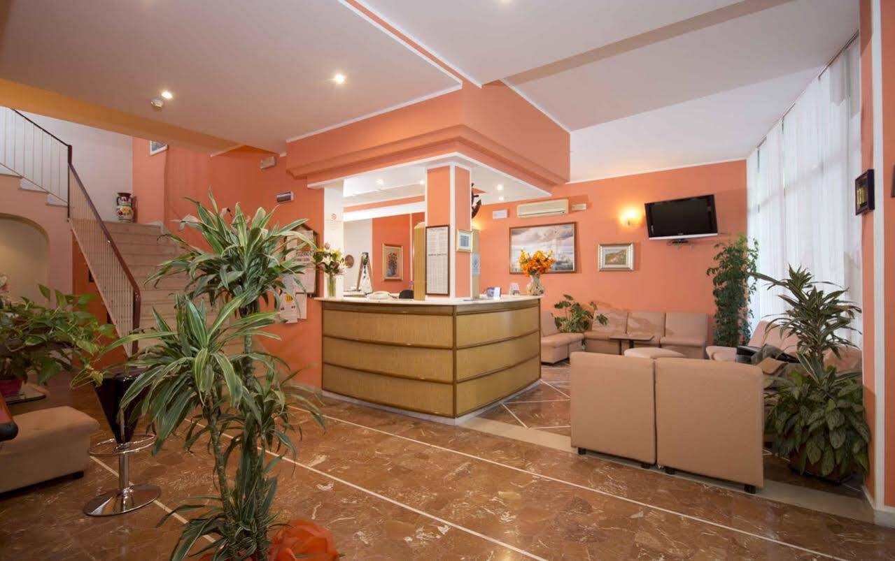 Hotel Veliero Rimini Exterior foto